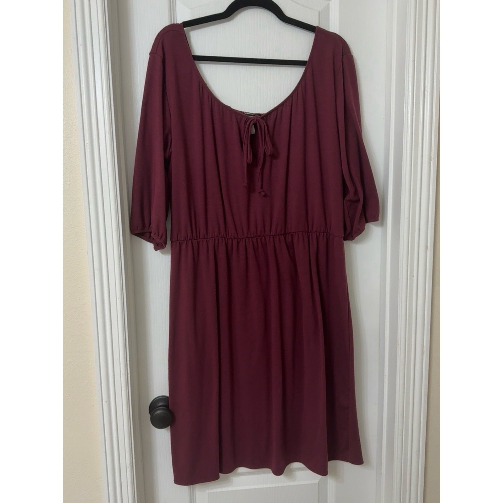 Promises burgundy scoop neckline front tie elastic cinched waist 3/4 sleeves L
