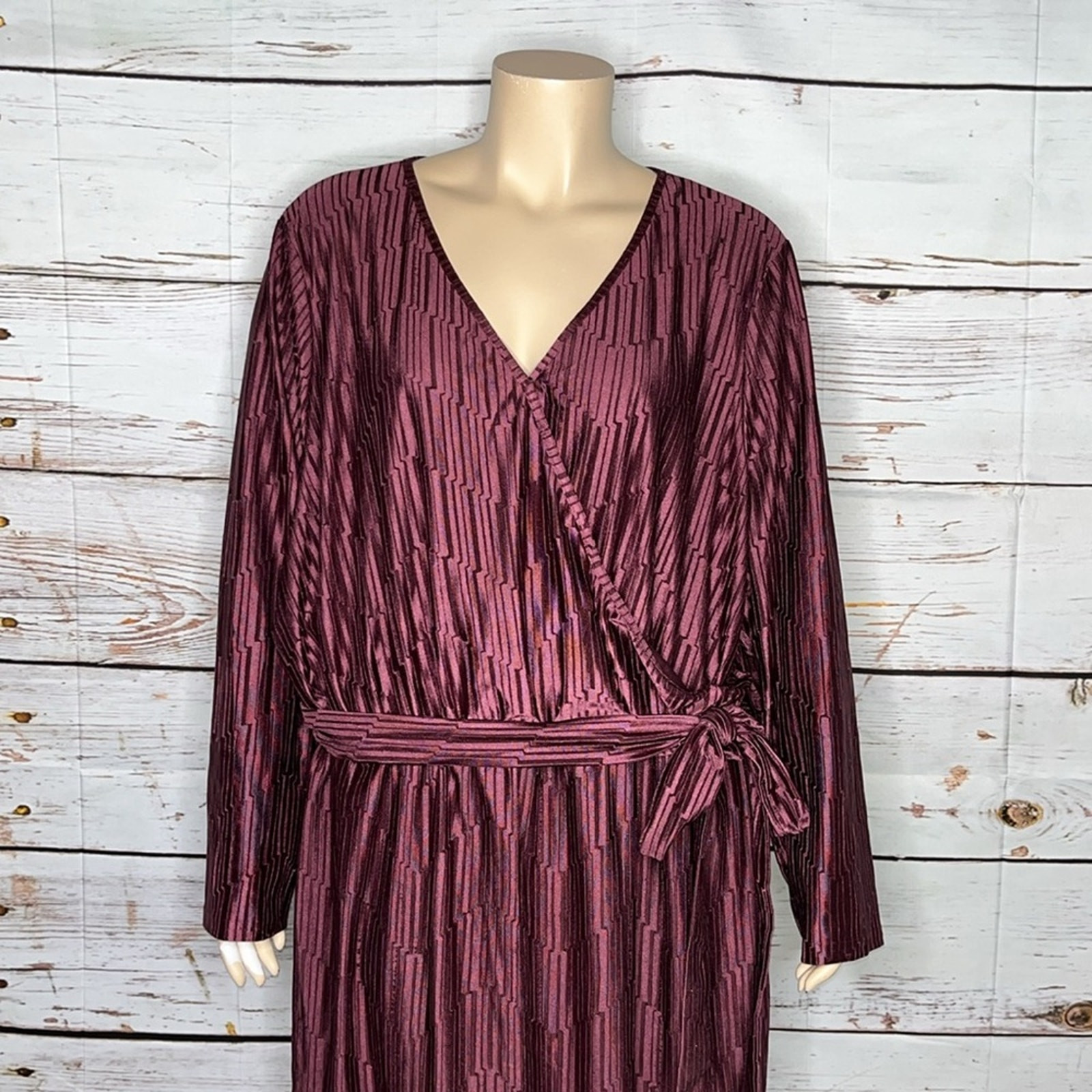 Bloomchic NWT 30 Burgundy Purple Velvet Surplice V-Neck Midi Dress w/ Tie Belt