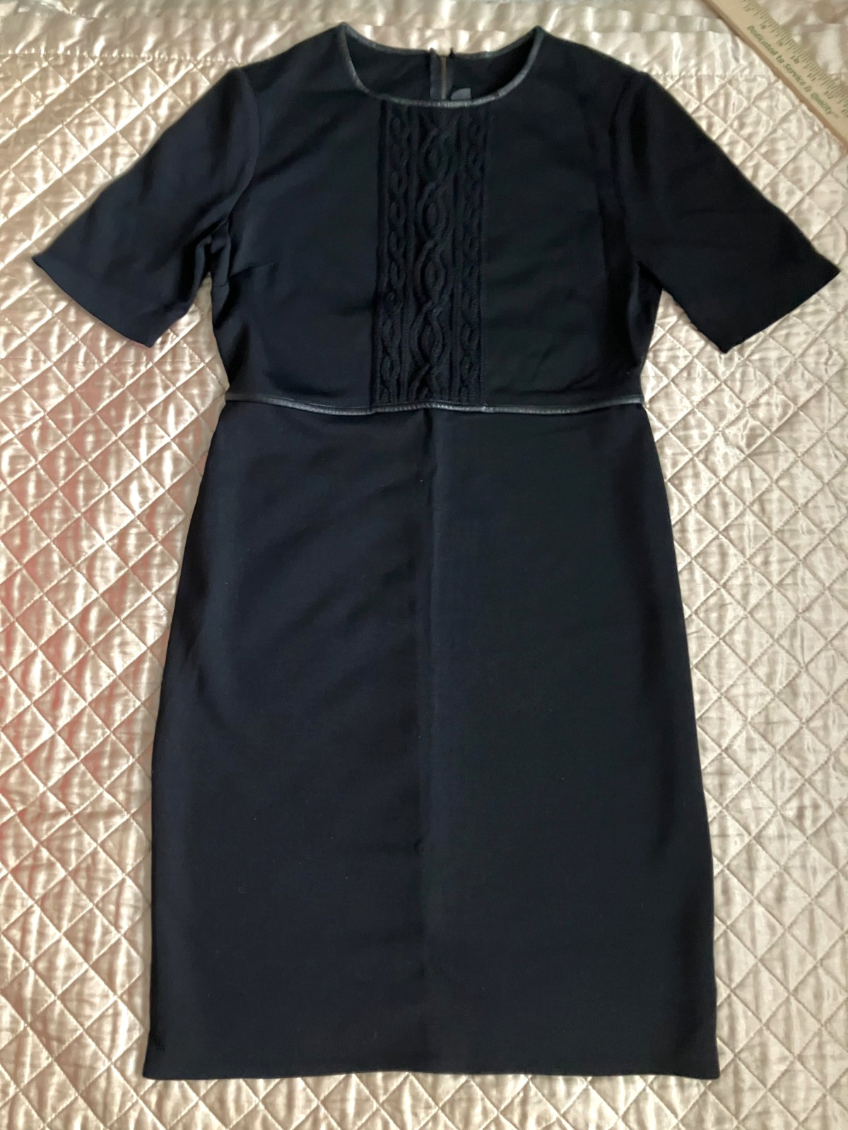 St. John Knit Dress Black Wool Blend Short Sleeve Black Leather Trim Womens Sz 6