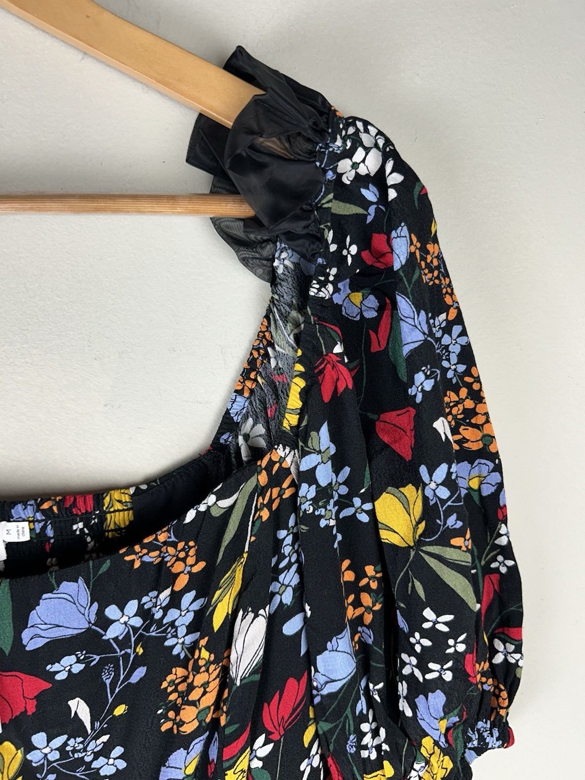 ASTR the label Black Floral Puff Short Sleeve Midi Dress Medium Smocked Back