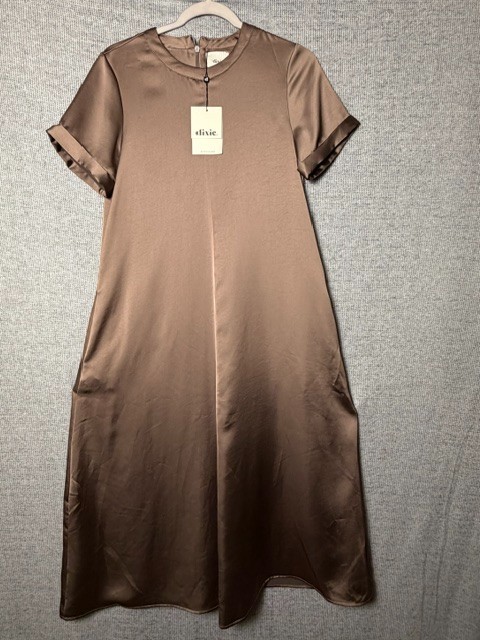 Dixie Shift Short Sleeve Satin Dress Women’s Size S Taupe Cuffed Sleeves NWT