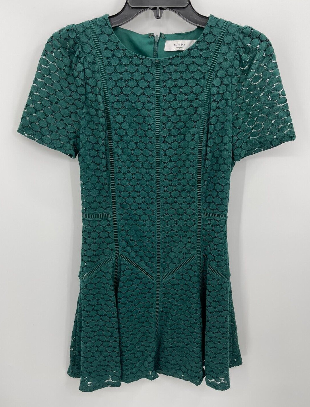 Ali and Jay Dress Womens Medium Green Lace Overlay Peplum Hem Short Sleeve