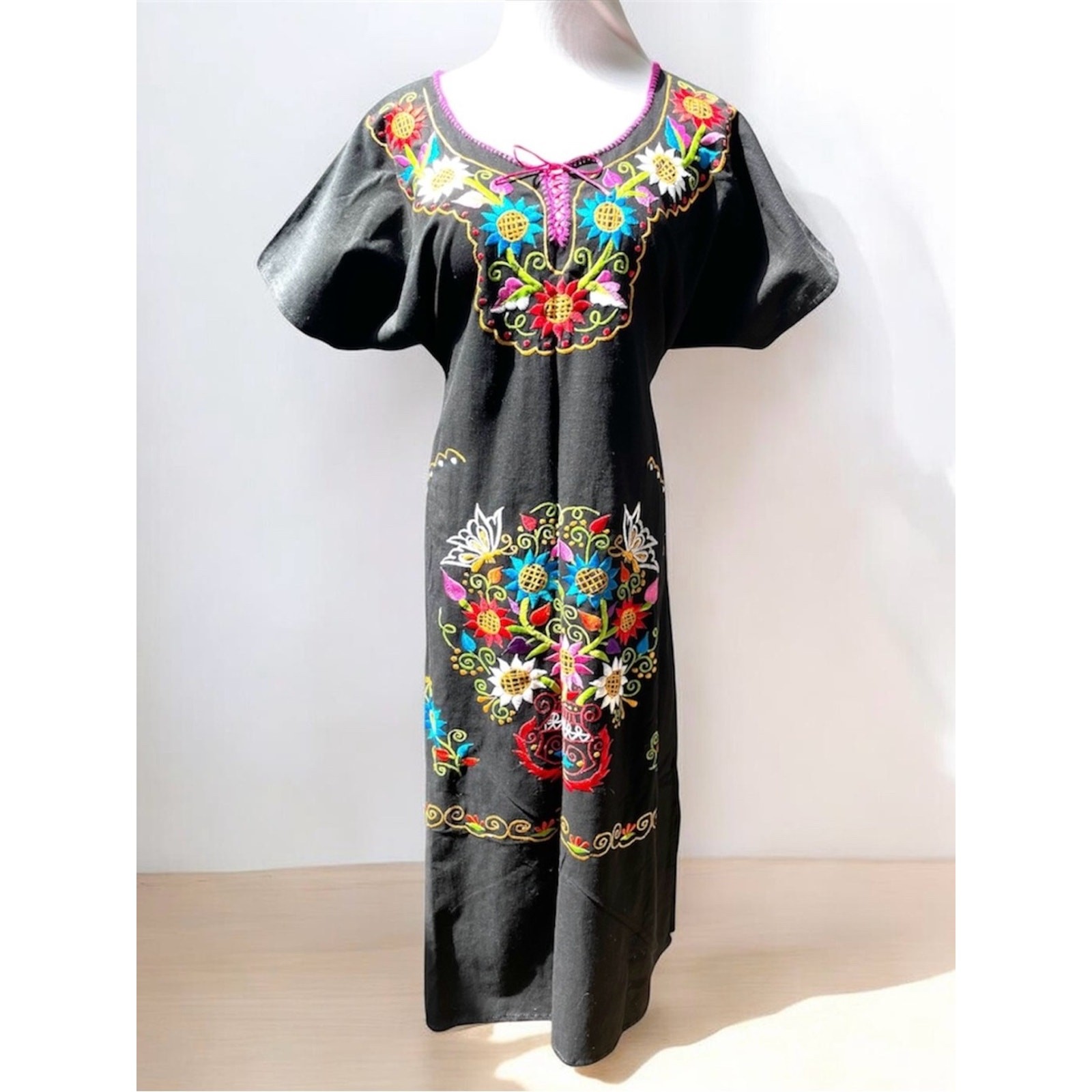 Mexican Huipil Caftan Kimono Puebla Dress Black Floral Embroidery Women’s Medium