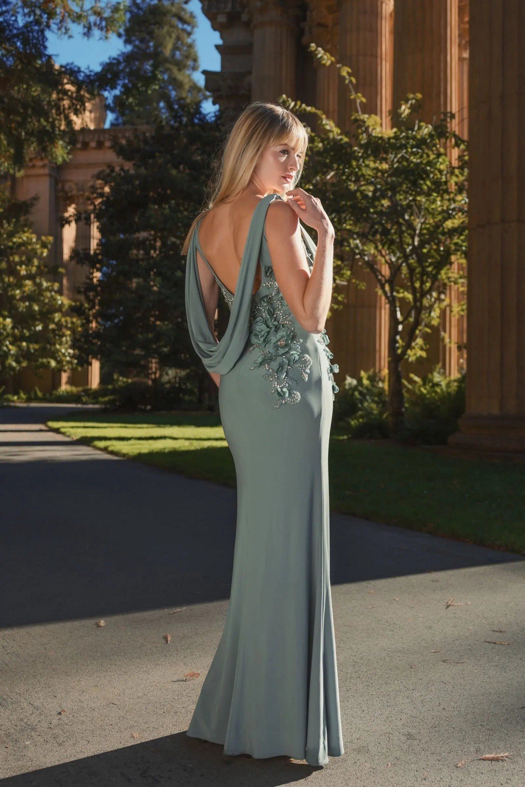 MAC DUGGAL 11910 Green Sleeveless Jersey Gown Size 4 Cowl Neck Beading NWT