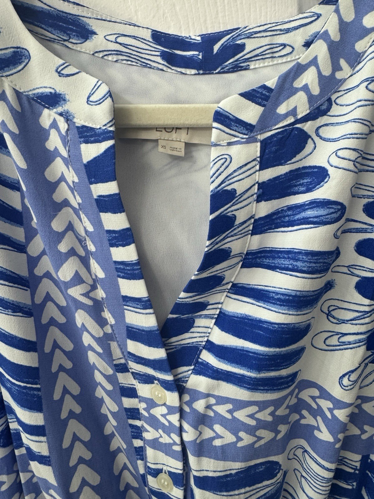 Loft Flutter Sleeves Elastic Waist Ruffle Tie Split Neck Button Blue Design XS