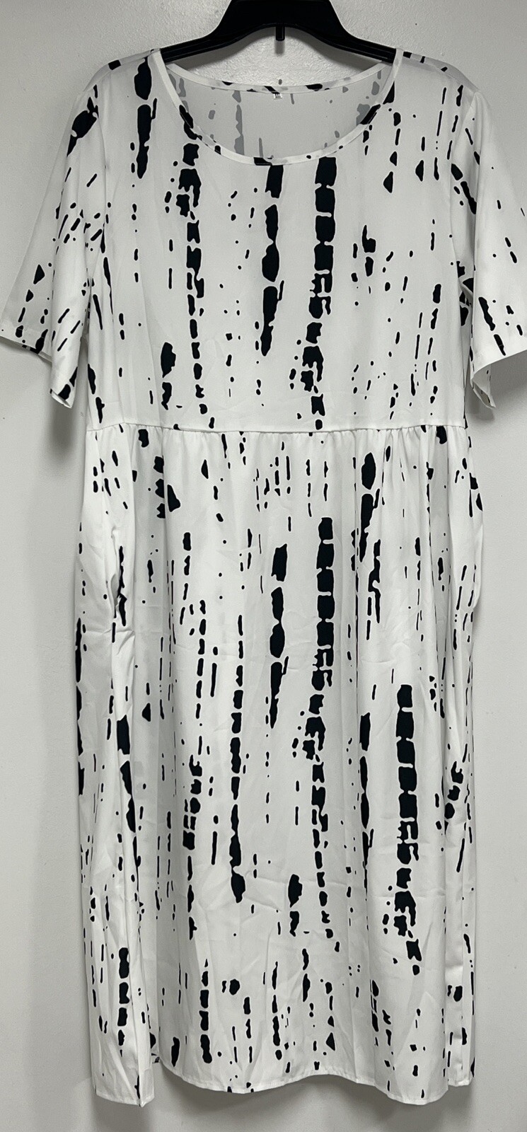 Women Size XXL Black & White Light Weight Casual Dress Pockets Poly/Spandex