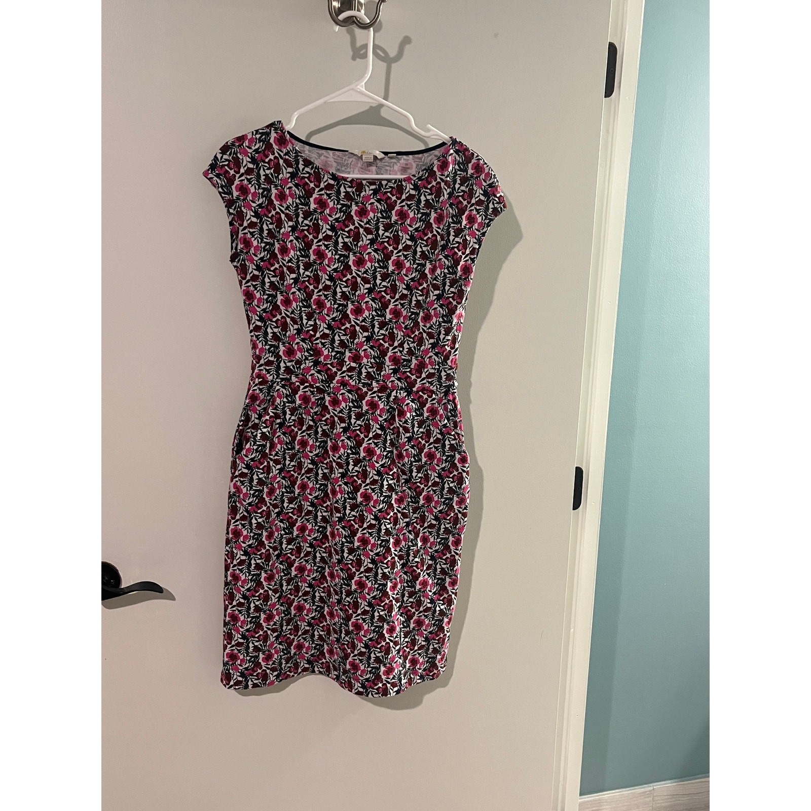Boden Floral Sheath Dress Women’s US 6R Pink Black White Cap Sleeve Stretch Knit