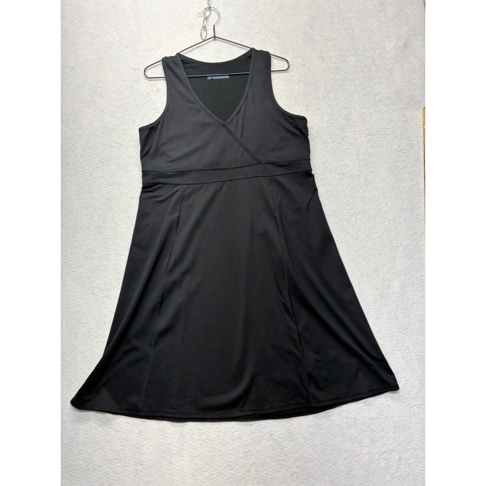 Eastern Mountain Sports Athletic Dress Gorpcore Surplice Stretch XL Black
