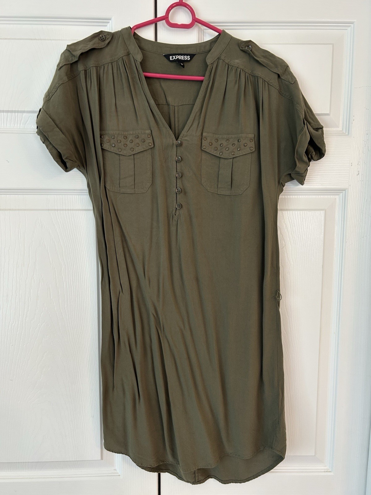 NWOT Express Women’s Green Stud Accent Pocket Knee Length Shirt Dress Size XS