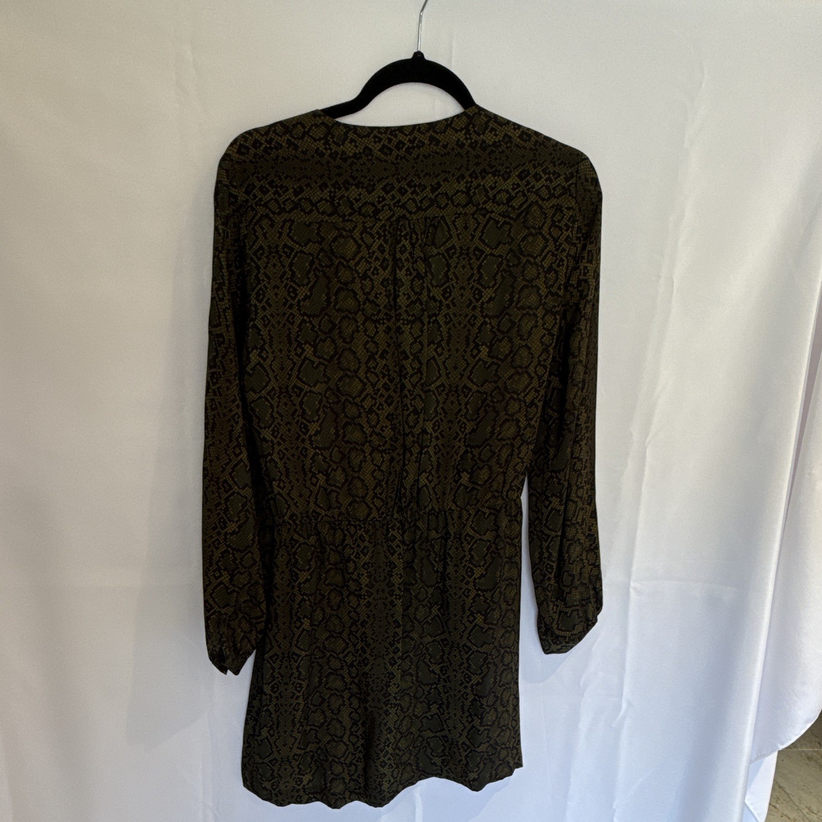 French Connection Green/Black Snakeskin V-Neck Long Sleeve Romper Size 8