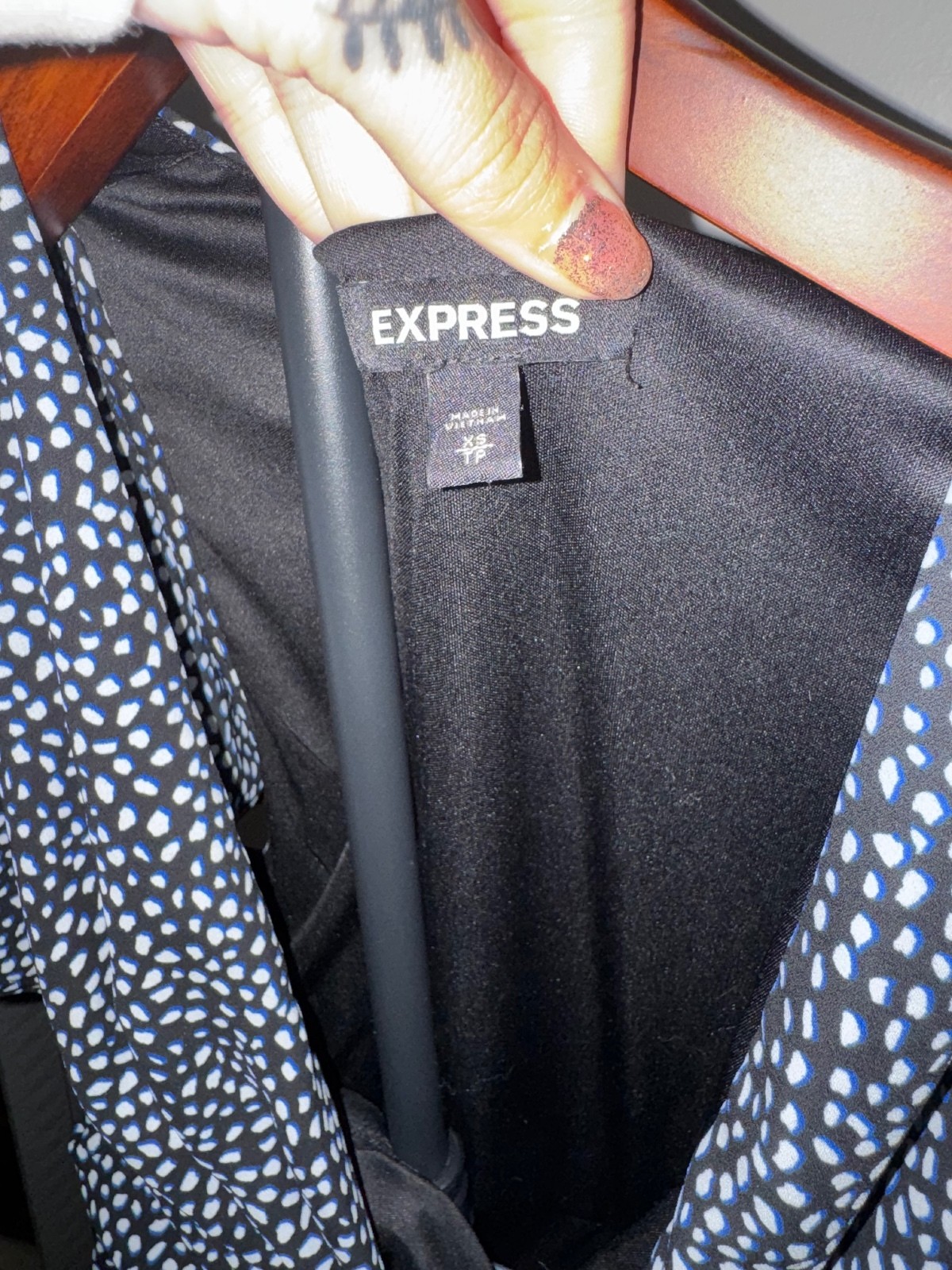 Express Black White Polka Dot Wrap Midi Dress XS Flutter Sleeve V-Neck