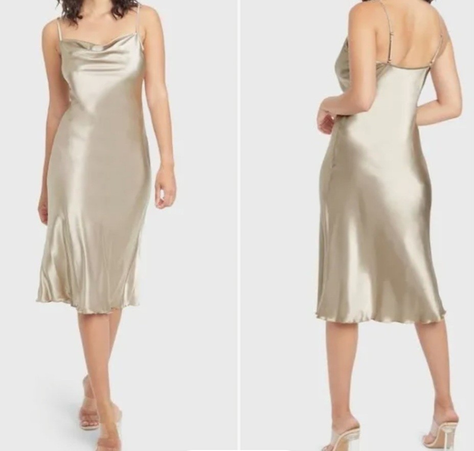 New bebe Crowl Neck Metallic Platinum Satin Slip Mindi Cocktail Dress. Large