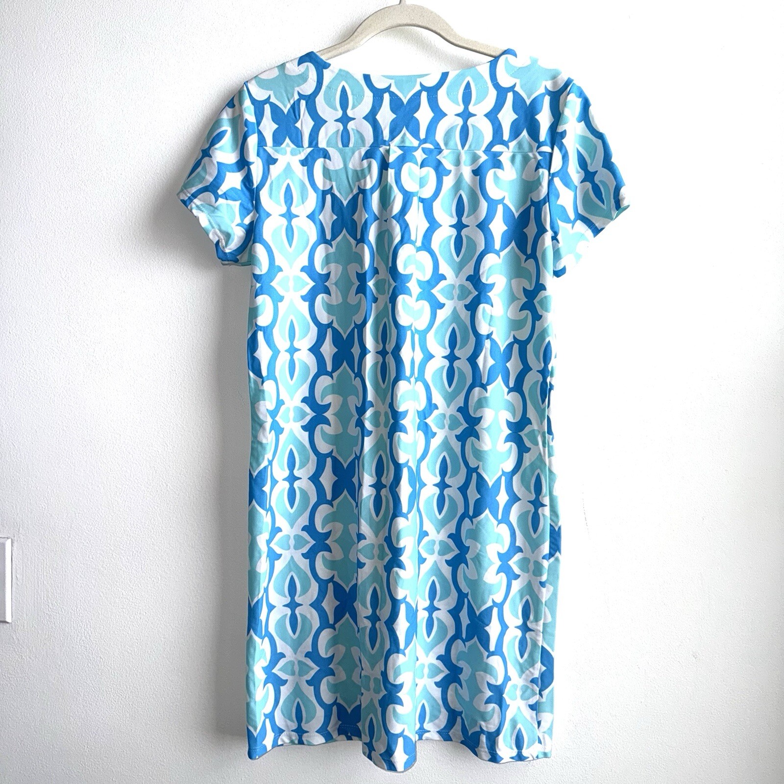Jude Connally Dress Womens Size Small Blue White Stretch Short Sleeve Geometric