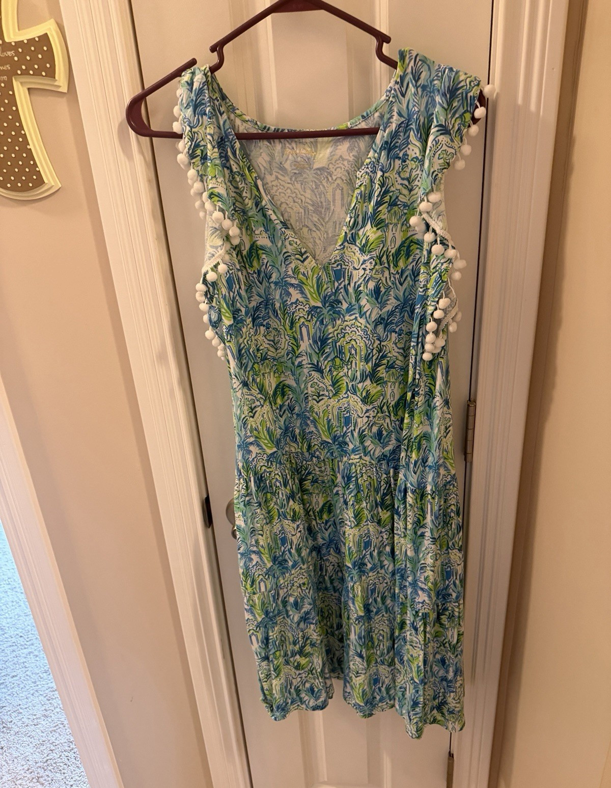 Women’s Tropical Floral dress M Cotton V-Neck Sleeveless Pom Pom missing one Pom