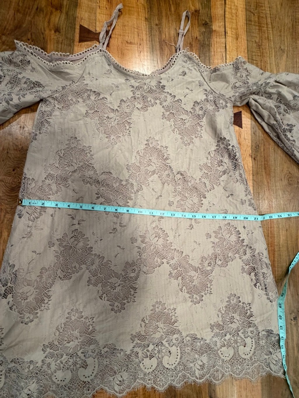 Loveriche NWT Lace Cold Shoulder Mini Dress Taupe Boho Bell Sleeve Medium Brand