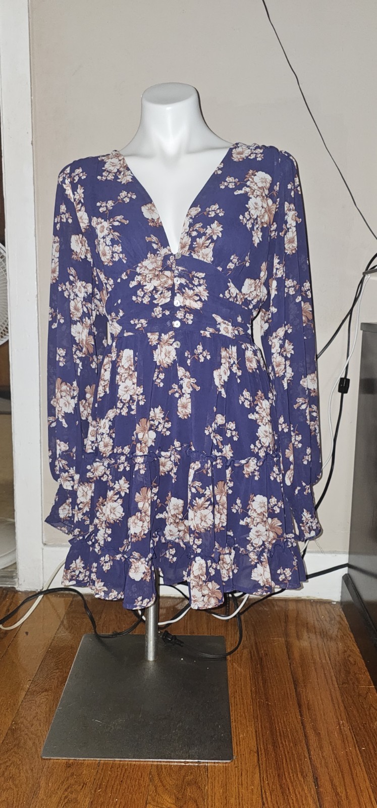 Altar’d State Women’s L Blue Floral V-Neck Long Sleeve Short A-Line Ruffle