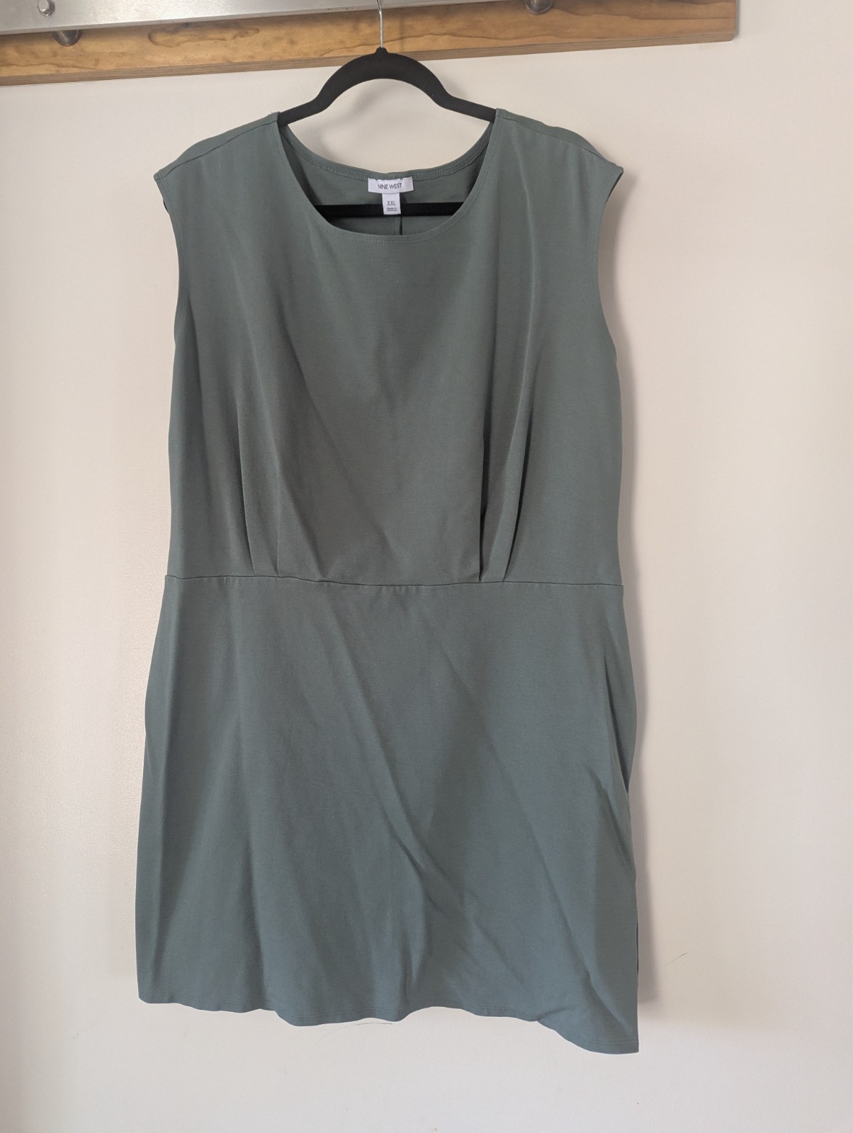 Nine West Women’s Sage Colored Dress, Size XXL