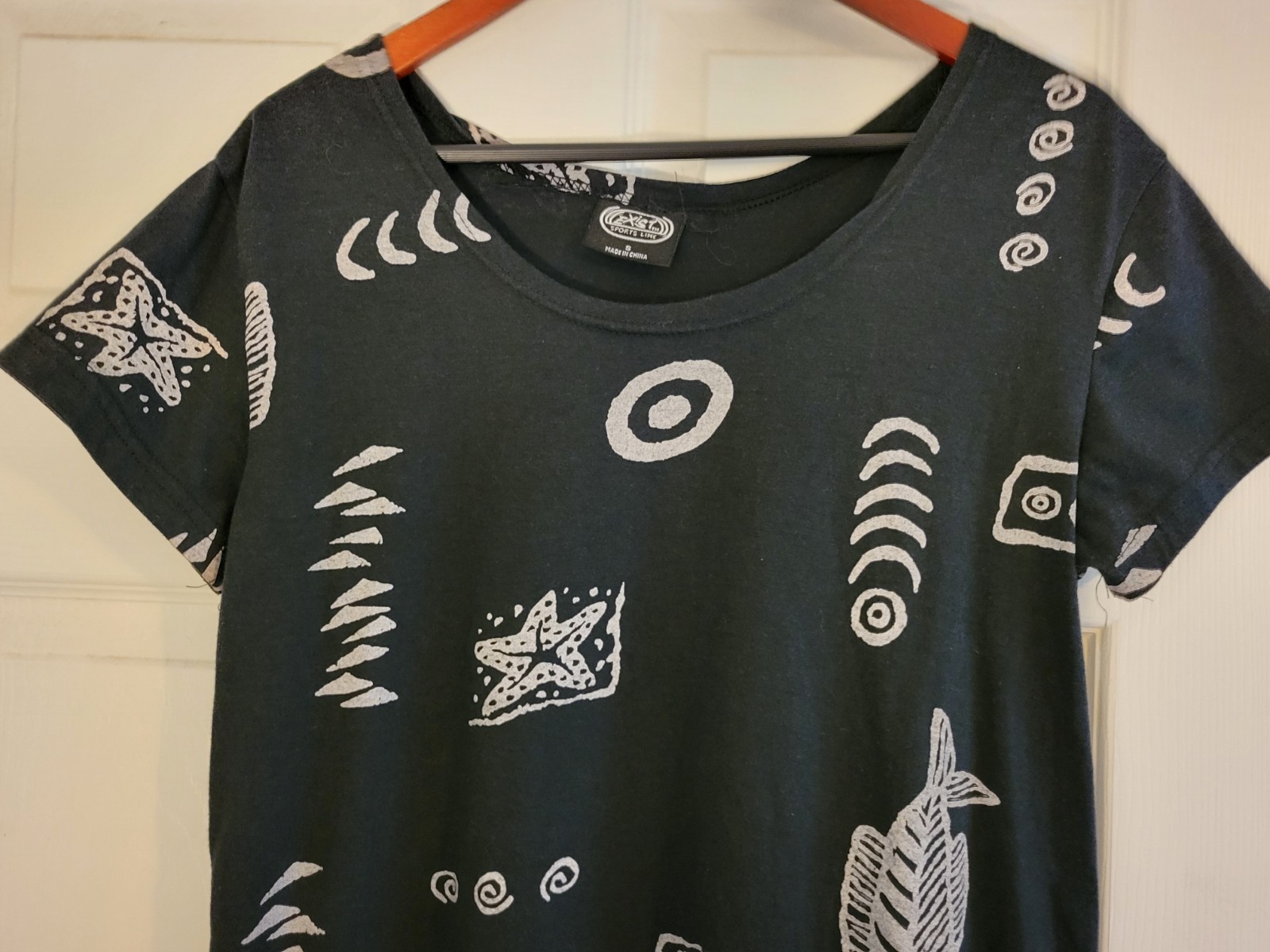 Exist Black Mini Dress with Grey Fish & Abstract Print Good Small Beach Coverup