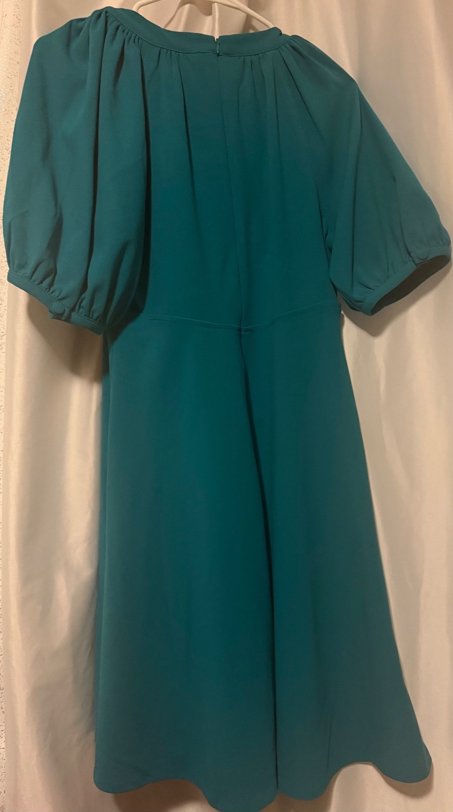 calvin klein dress 6, elegant, can be worn for any occasion. Beautiful color.