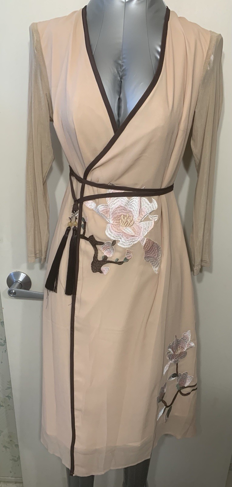 Hanfu dress beautiful embroidered flower Tassel bge Note: use ebay disc4Ad disc!