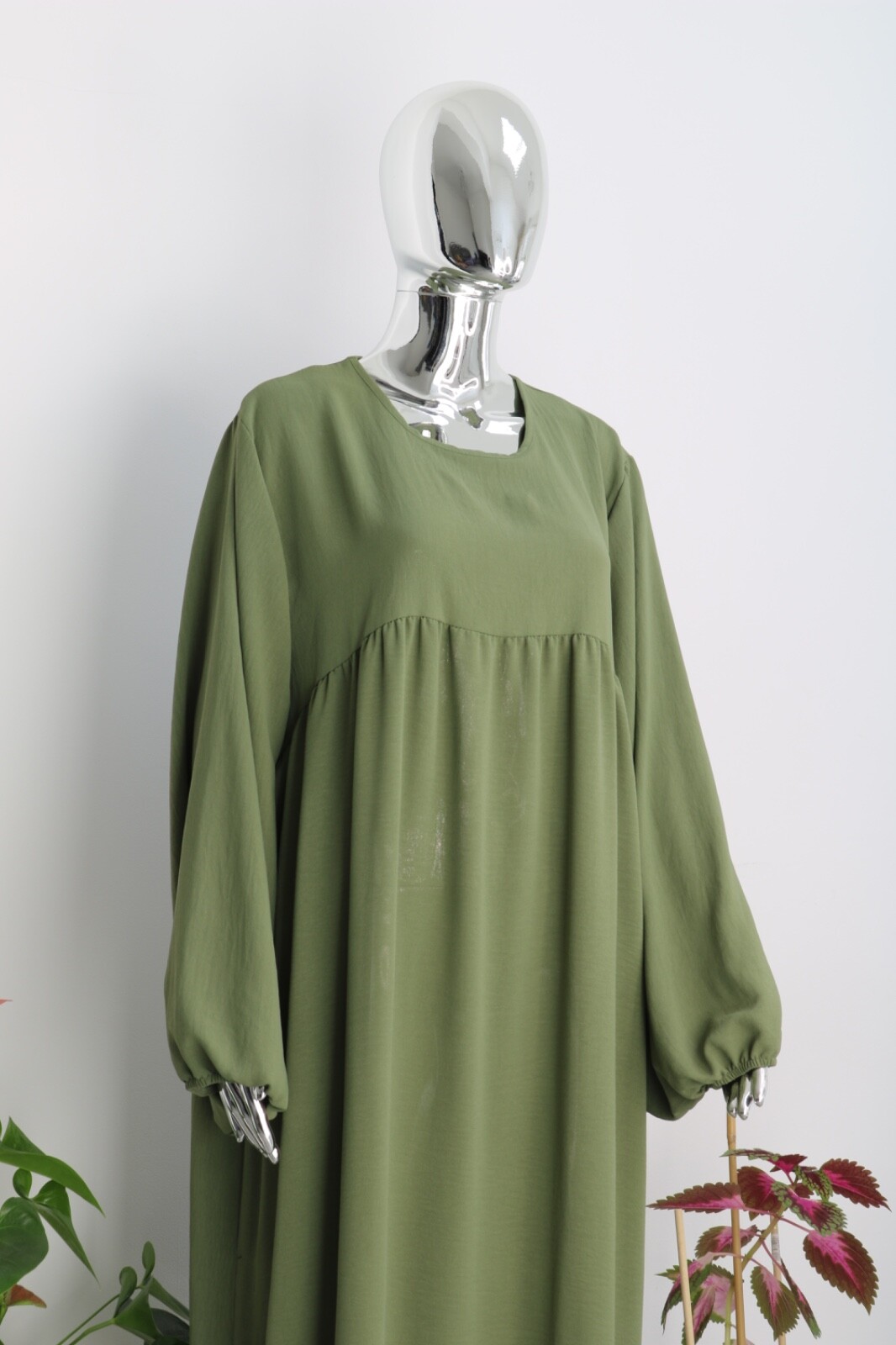 Modest Balloon Sleeve Abaya ,Classic Style and Crew Neck for All Seasons