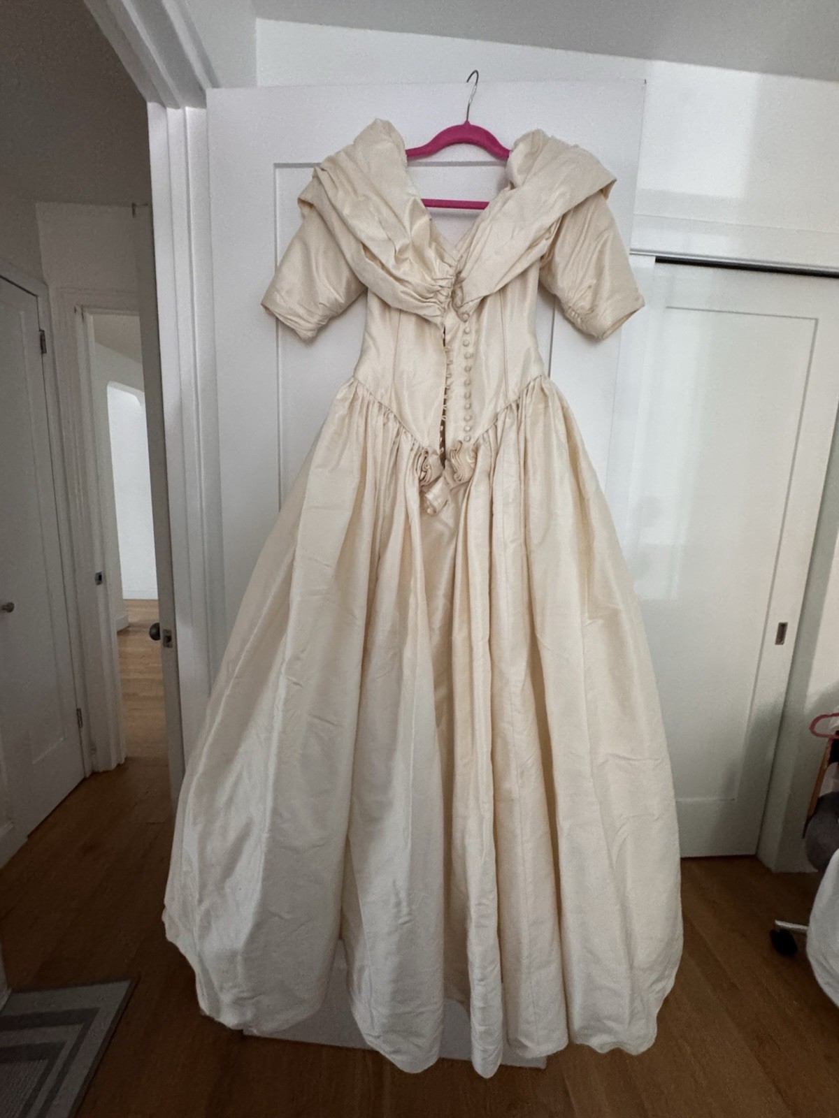 Gorgeous Silk Annalise Sharp London Gown Excellent Condition.