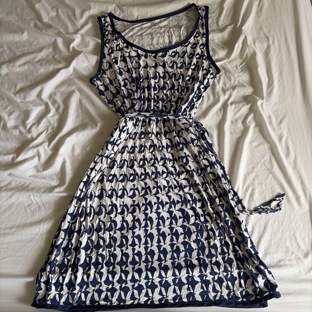 a.n.a Women’s XL Blue/White Bird Print Tie Waist Stretch Scoop Neck Dress