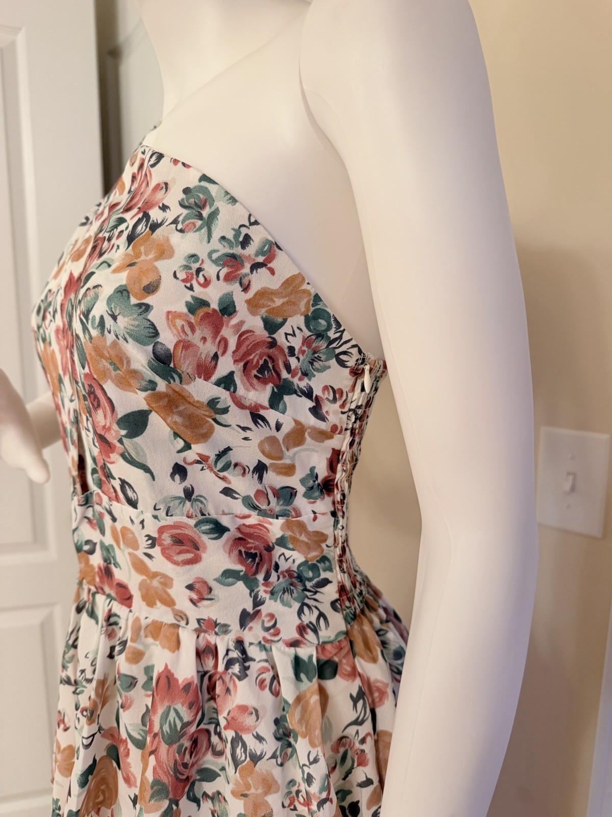 NWT Reverse One-Shoulder Floral Tiered Maxi Dress Cream w/Peach Roses Size 12