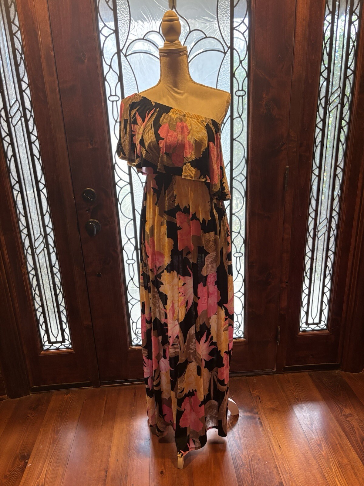 CY Fashion Maxi Dress Medium NWT