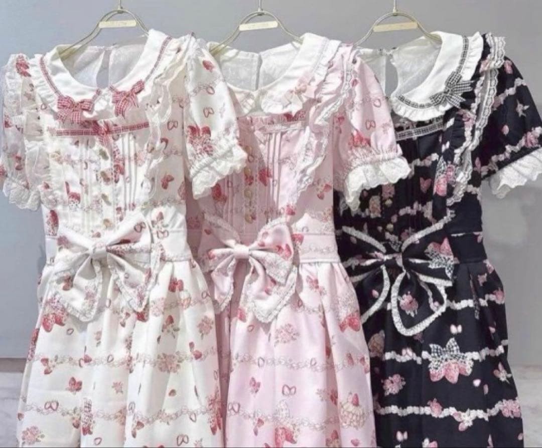 LIZLISA Creamy Berry Pattern Dress Black Used