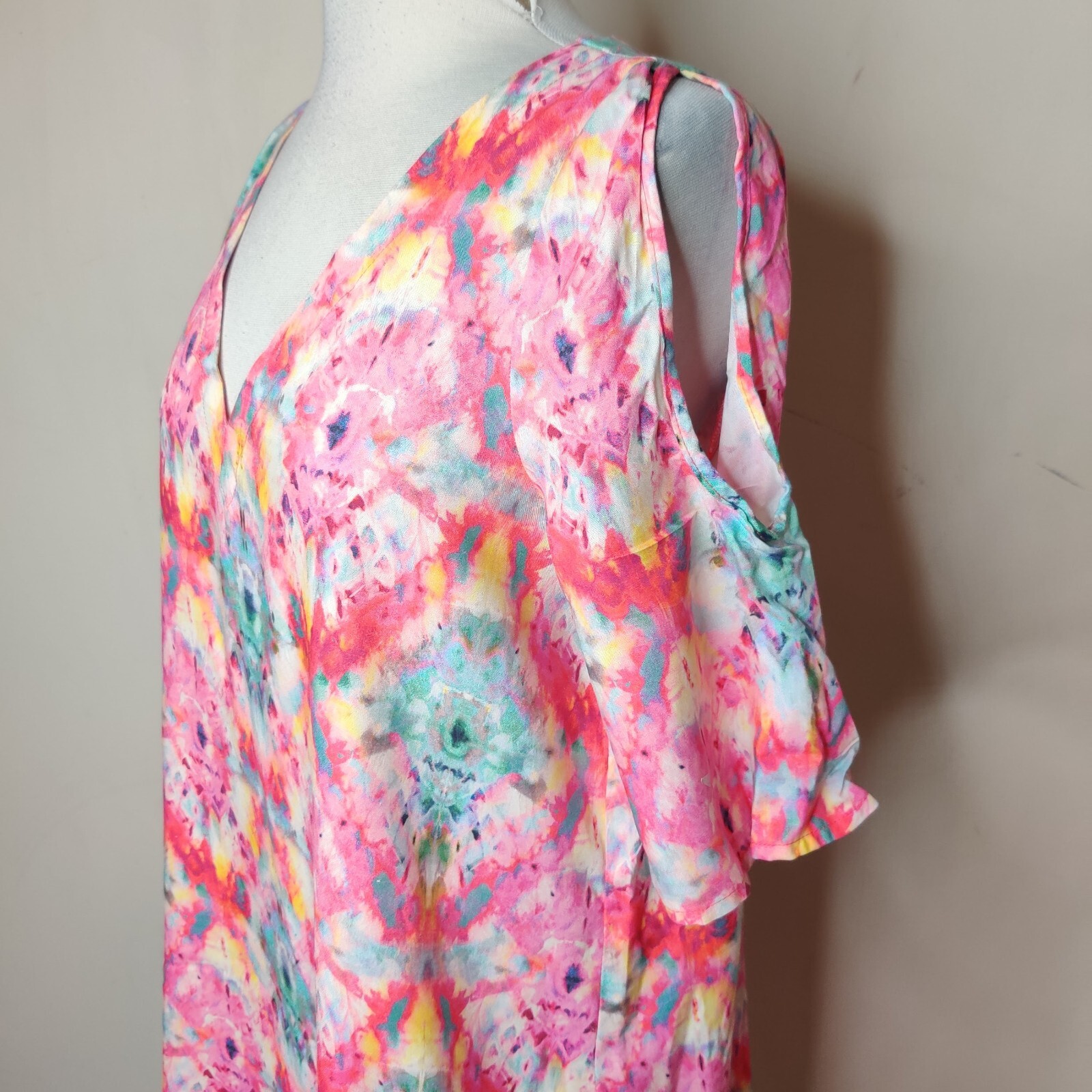 Caribbean Joe Dress Size Small Cold Shoulder Tie Dye Floral Colorful NWT