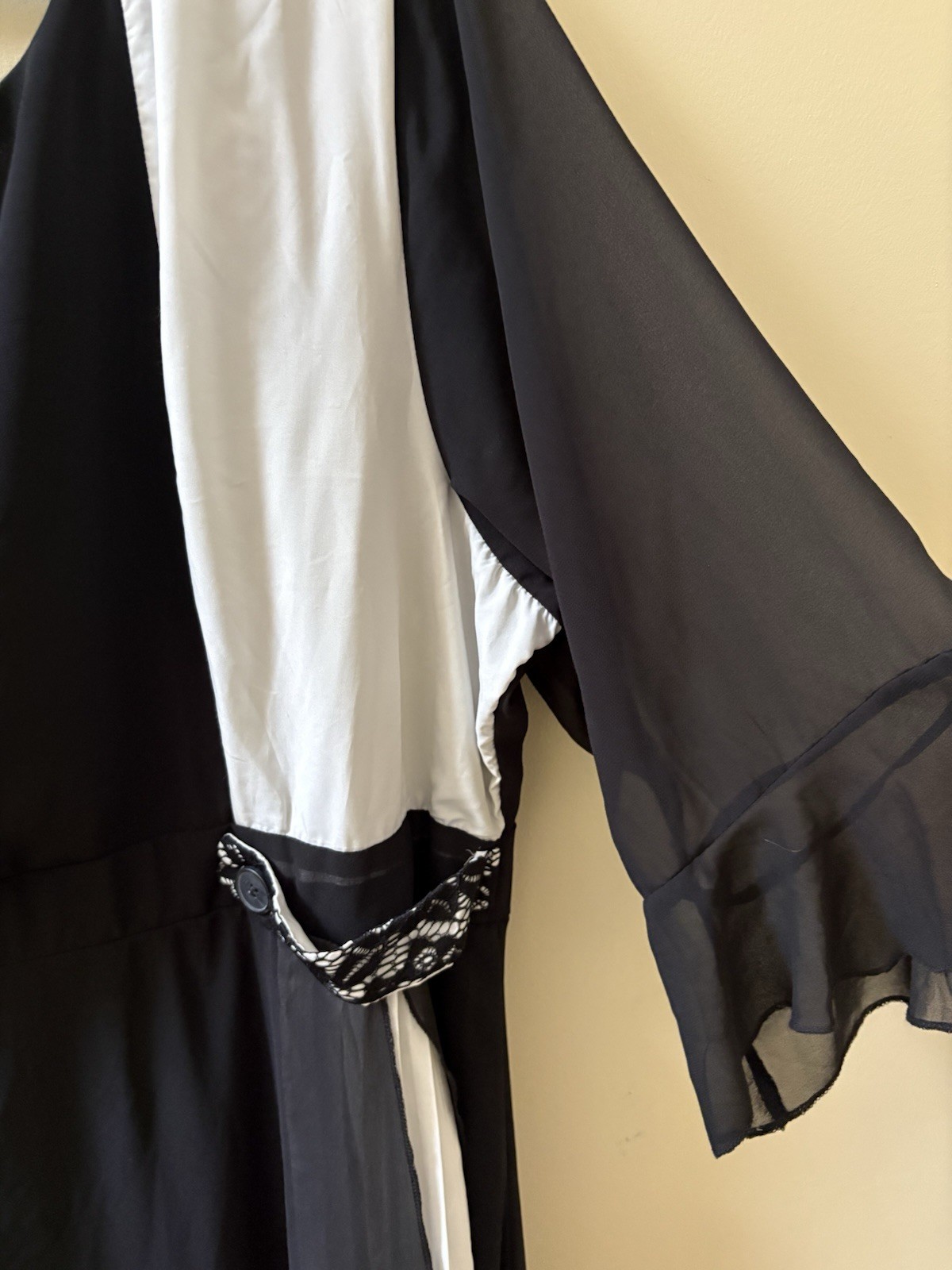 New Women’s Plus Size Black/White Dress Fits Like 3X