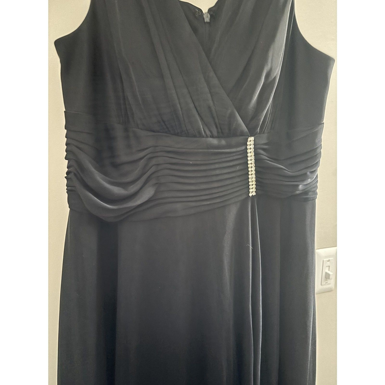 Jessica Howard Black Sleeveless Cocktail Dress Size 14 Rhinestone Waist Midi