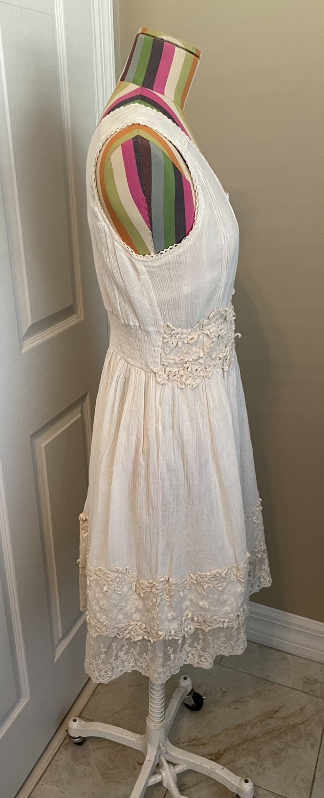 Klozlyne Medium Beige/Lace dress