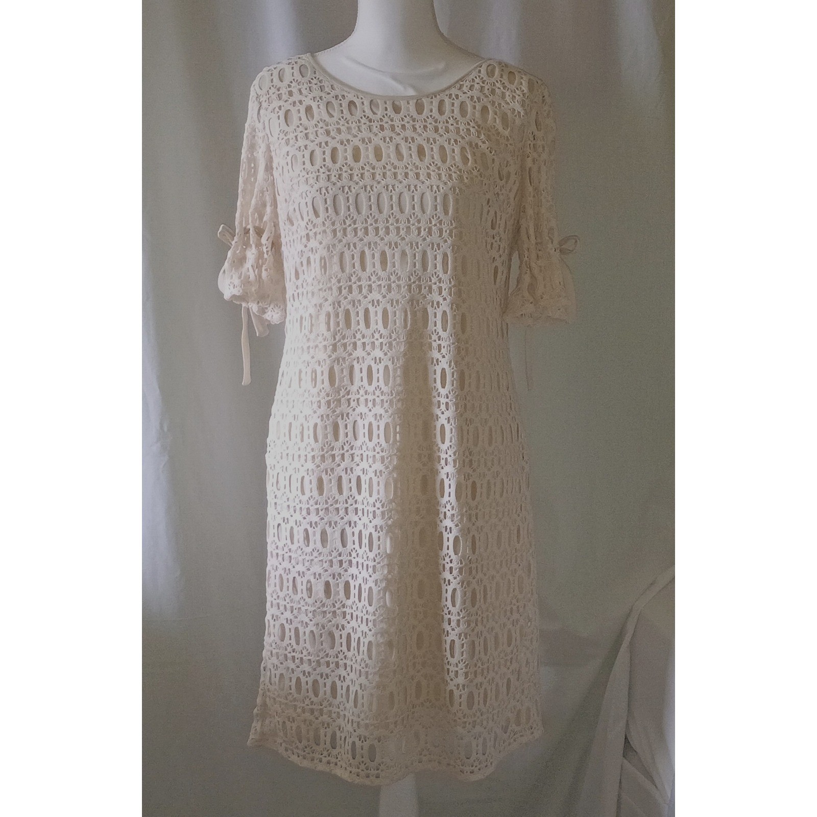 CB Established 1962 Cream Crochet Lace Shift Dress Ribbon Tie Sleeve Womens 8