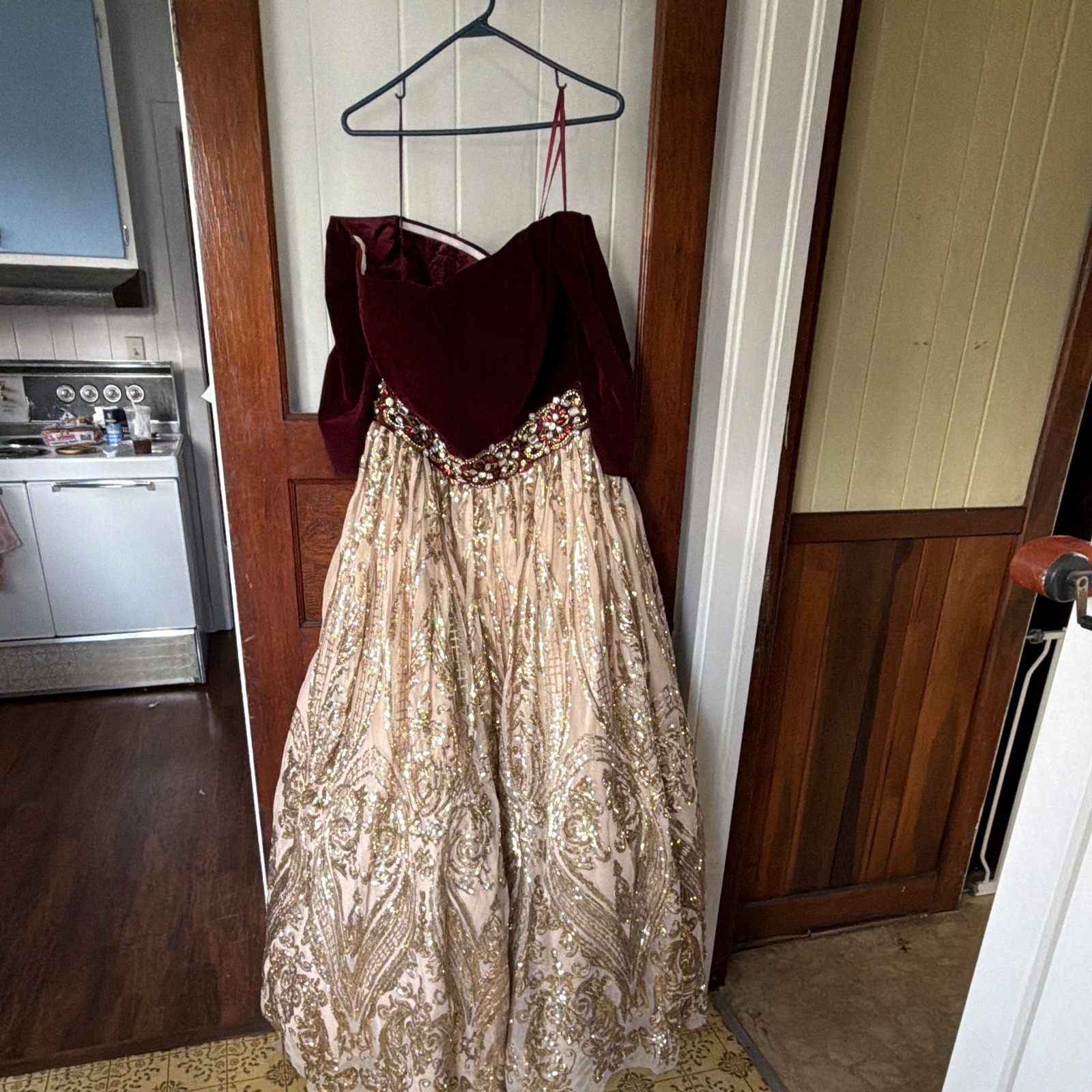 Mac Duggal 18W Burgundy/Gold Strapless Sweetheart Beaded Tulle Ballgown