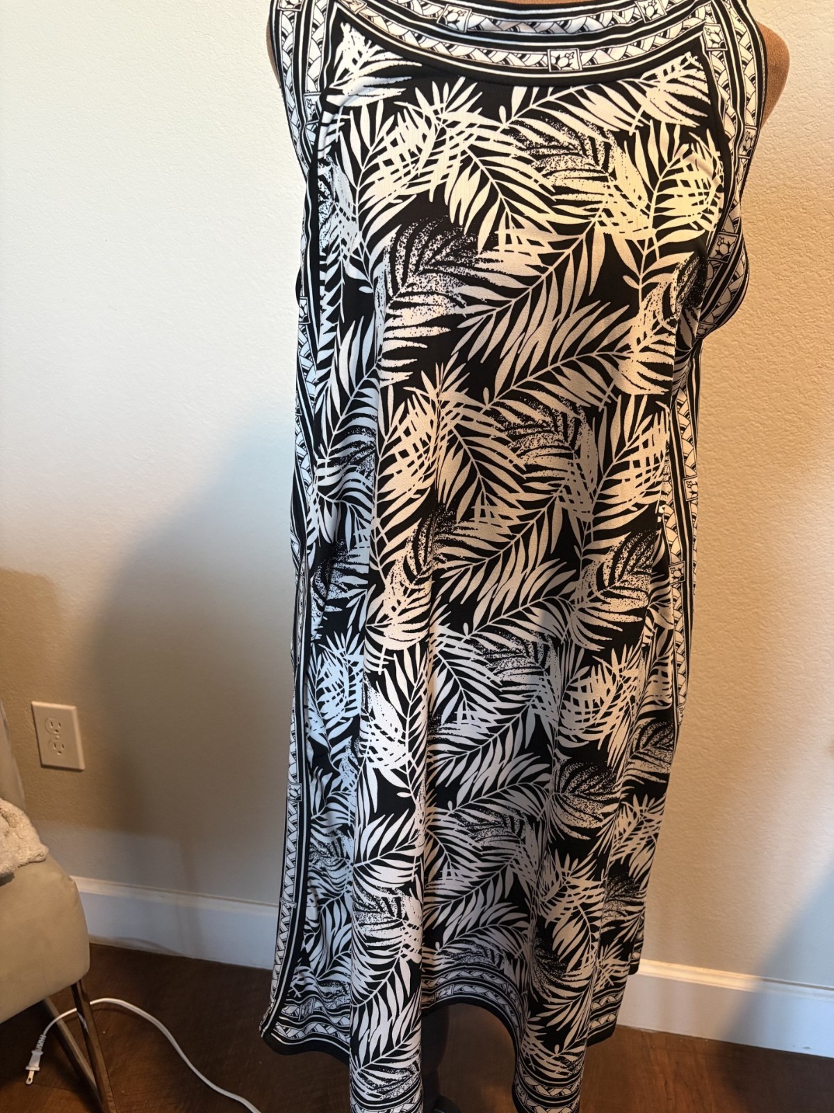 black and white max studio dress large