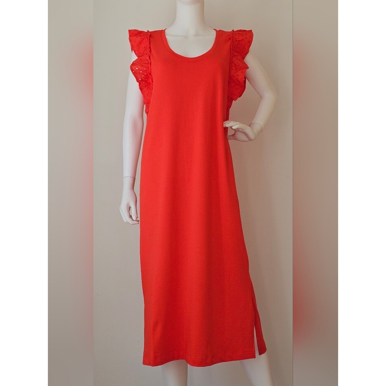 THE GET Women’s Red Ruffle Eyelet Sleeve Midi Dress. Size M