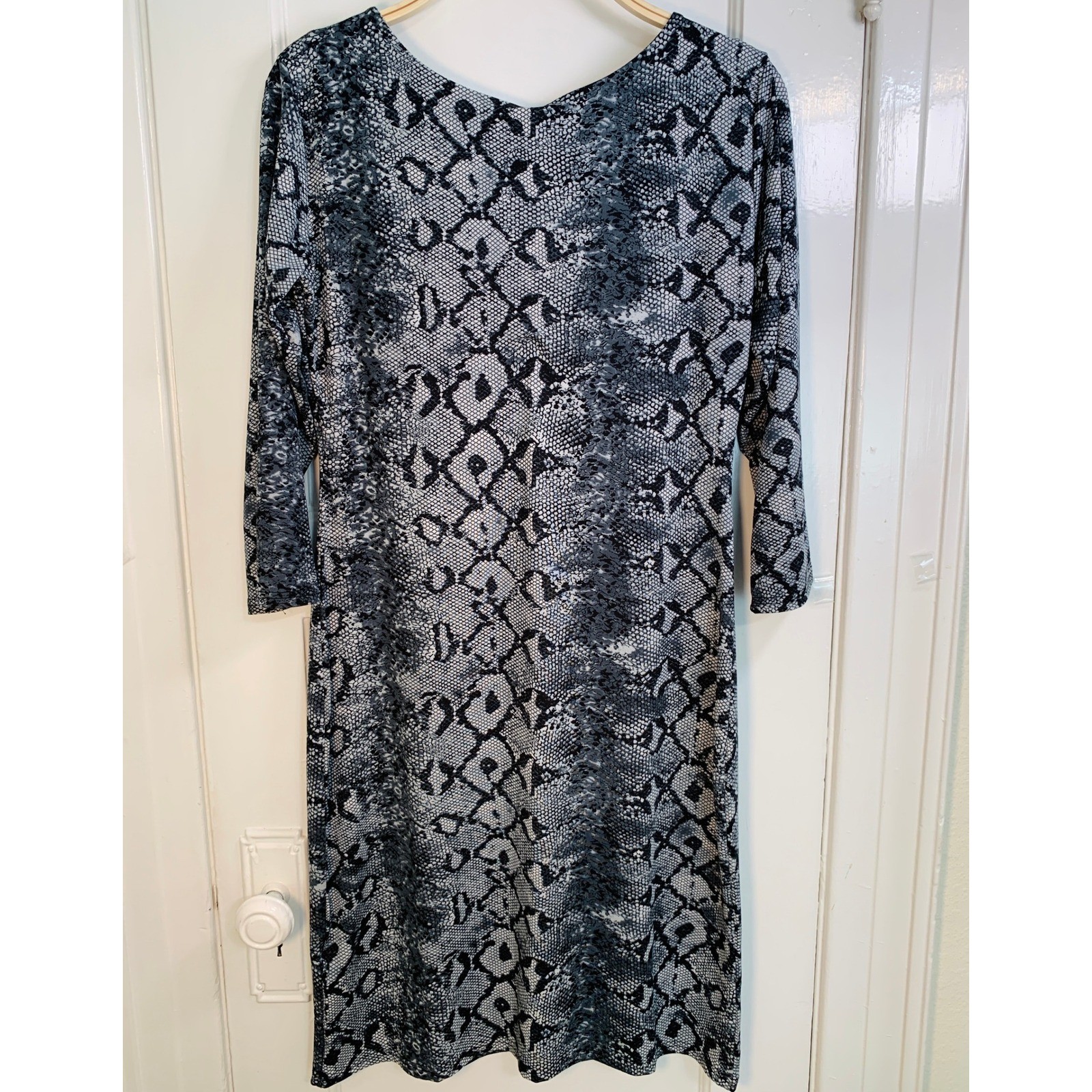 White Mark NWT Bodycon Snake Print Sheath Dress V-Neck Long Sleeve / Size L
