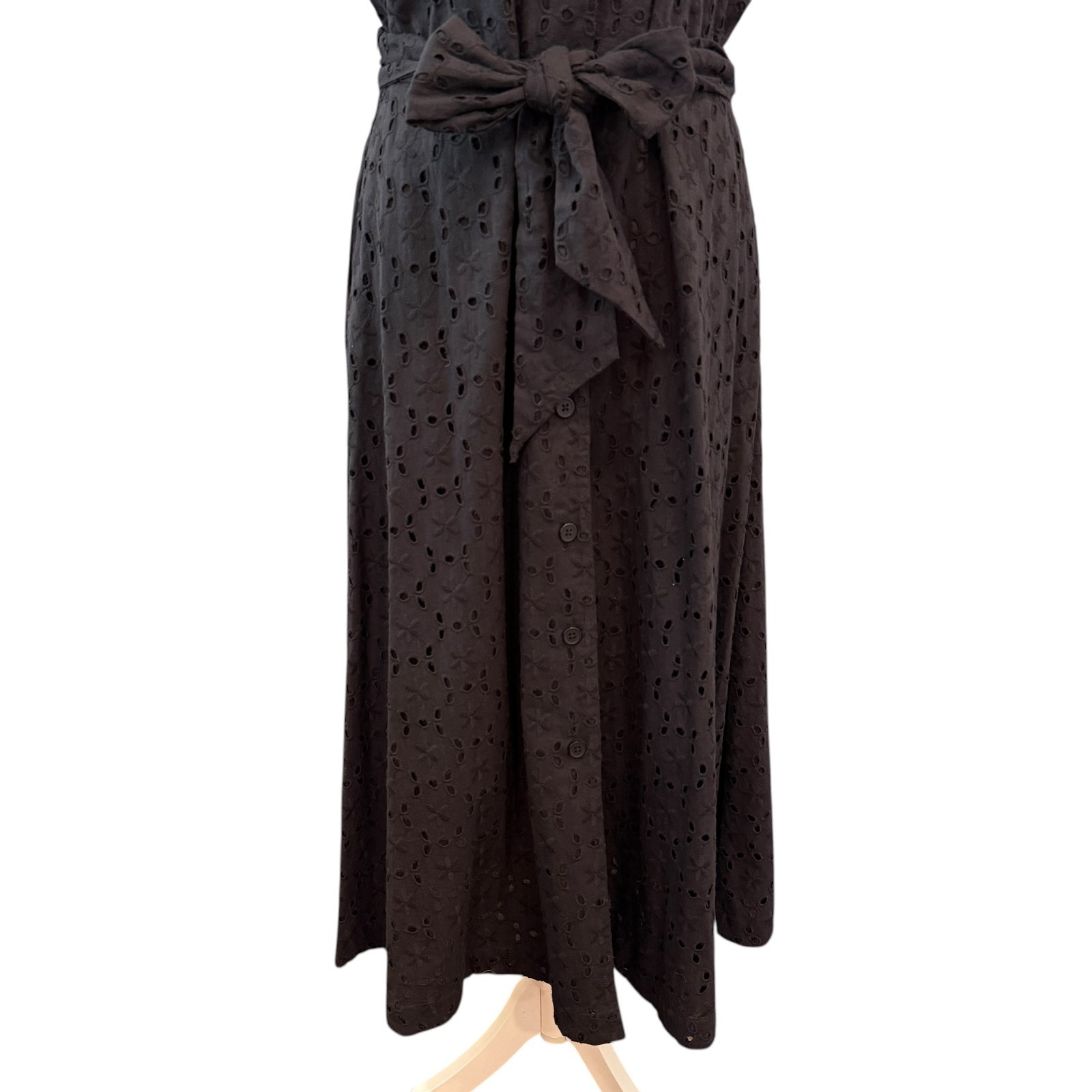 The J. Peterman Company Black Eyelet Shirtdress Size 8 Classic Retro Feminine