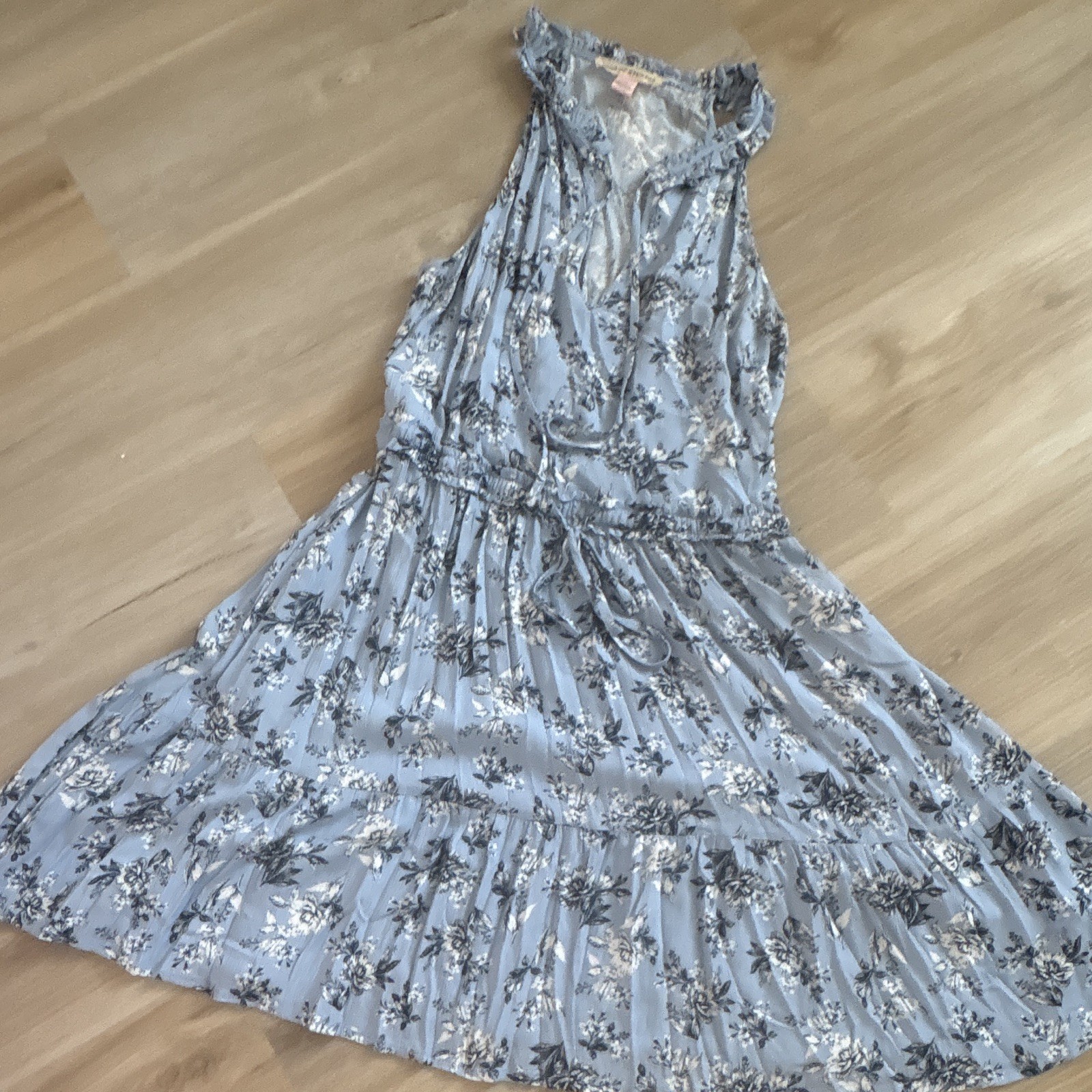 Band of Gypsies Blue/White Floral V-Neck Sleeveless Chiffon Midi Sundress M
