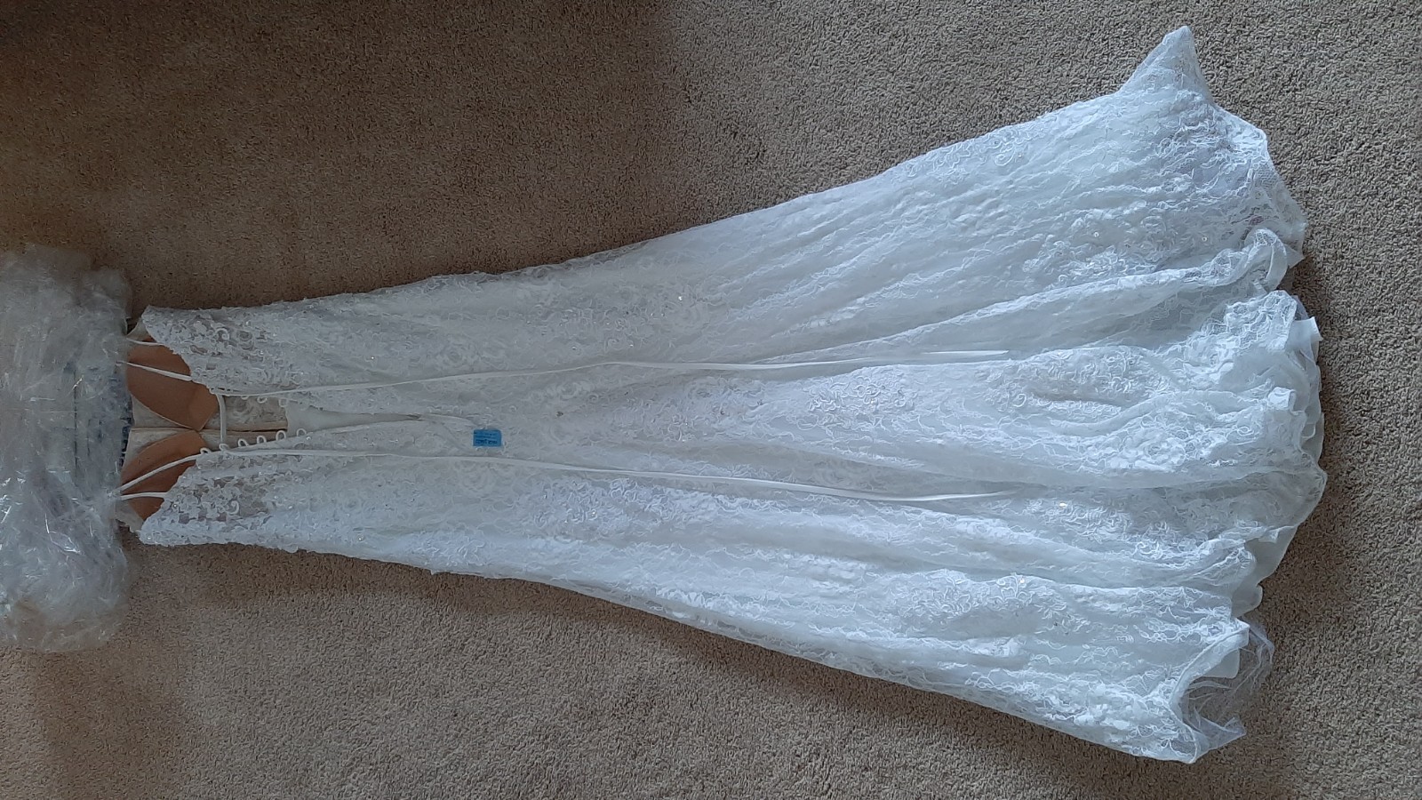 Women’s prom/wedding dress, worn once, excellent shape