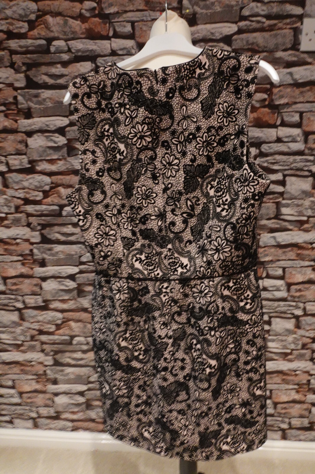 Warehouse Luxury Warm Winter Lined Dress Sleeveless Crew Neck Zip Back Size 16
