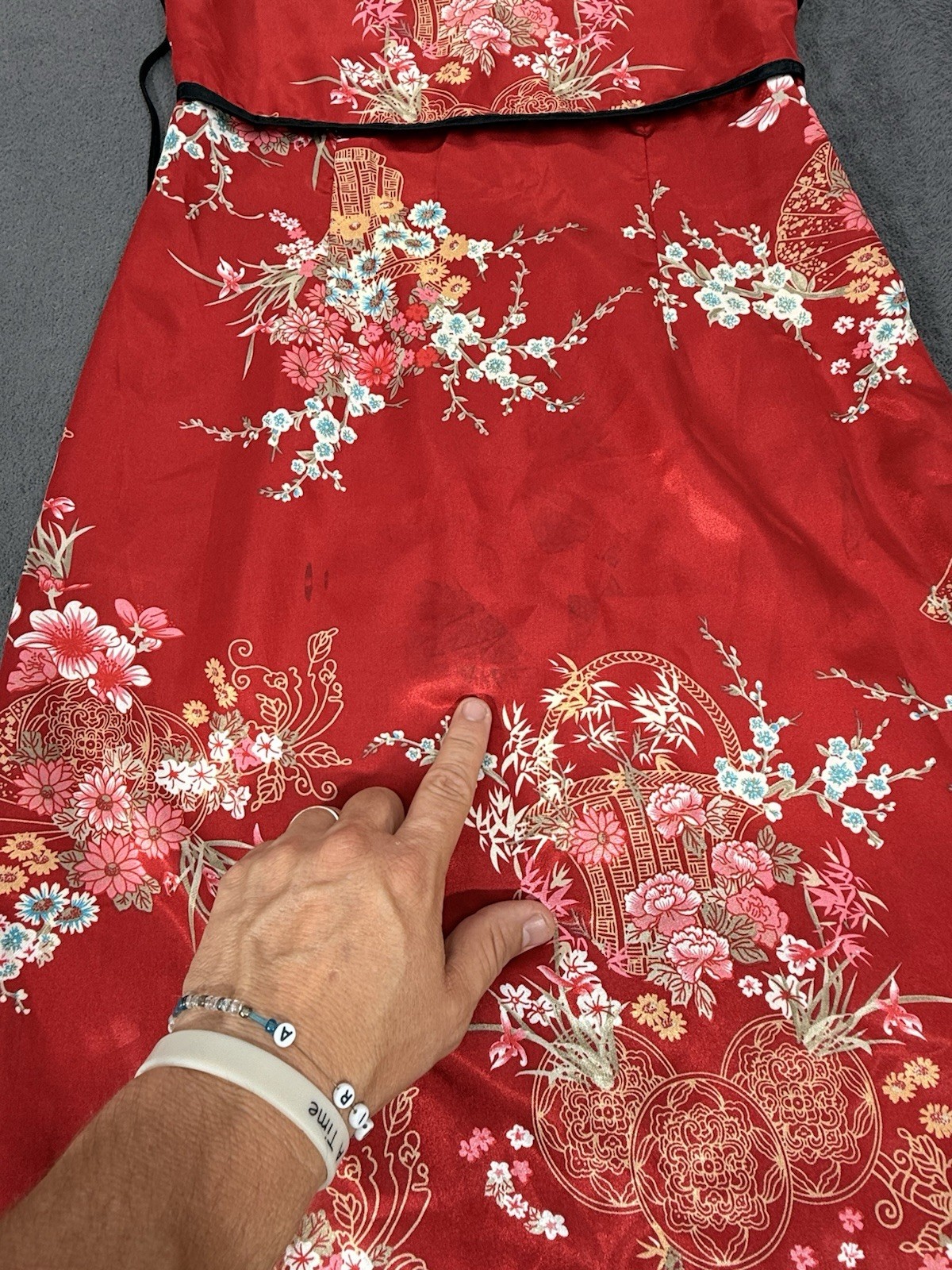 Red Asian Chinese Cheongsam Style Dress Up Women’s Size 8 Floral Satin Damaged