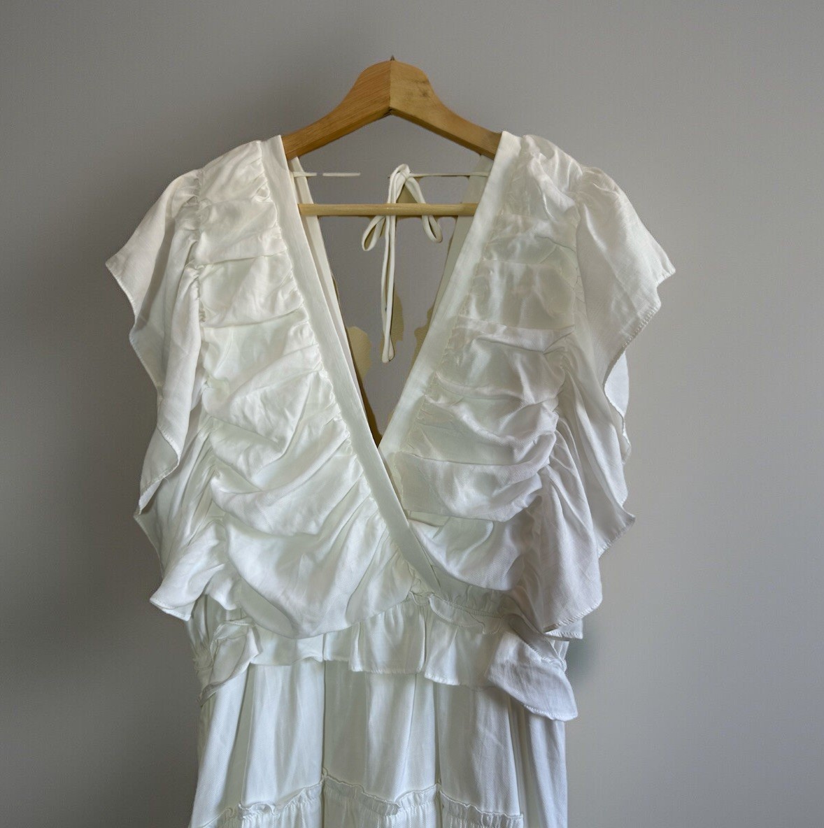 Pookie & Sebastian White Tiered Ruffle Dress Size Medium Crossover Sorority Rush