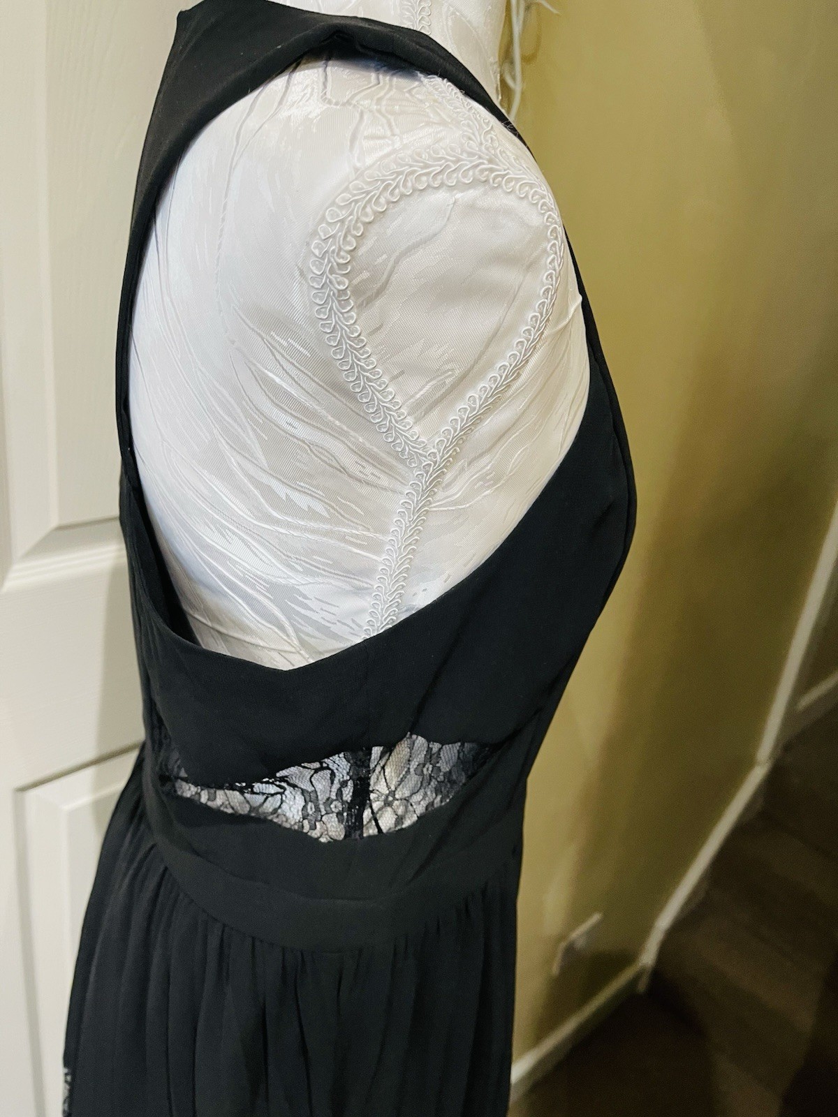 Adelyn Rae Black Lace Pleated Midi Dress Size M Sleeveless Evening Occasion