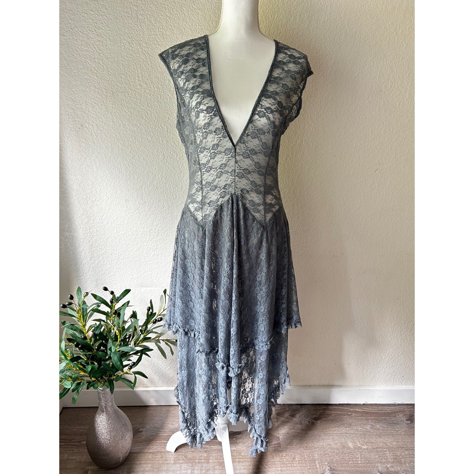 Gray Sheer Floral Lace Handkerchief Hem Ruffle Midi Dress Sleeveless V-Neck XL