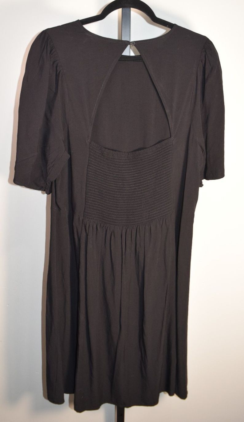 Old Navy Black Shift Dress Size XL Tall –Short Sleeve Keyhole Back Smocked Waist
