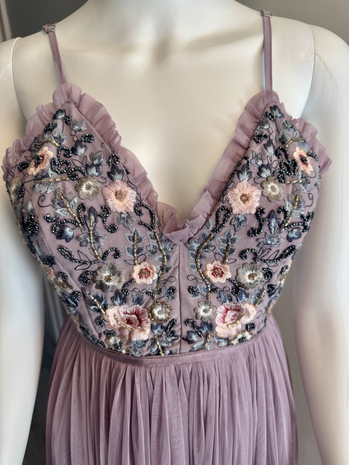 Mauve Floral Embroidered and Beaded Tulle Midi Dress size Medium