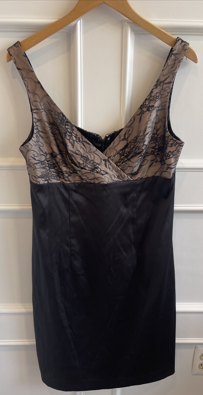 Allen B Schwartz Womens Black Mini Dress Laced Sleeveless Scoop V-Neck Size 10 ✨